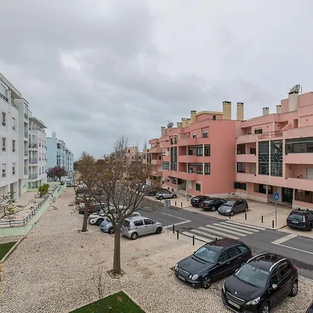 Apartamento Sunny 2Bdr Apartment W/Balcony By Lovelystay