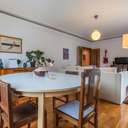 Apartamento Sunny 2Bdr Apartment W/Balcony By Lovelystay