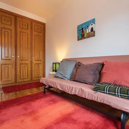 Sunny 2Bdr Apartment W/Balcony By Lovelystay Apartamento Carcavelos (Lisbon)