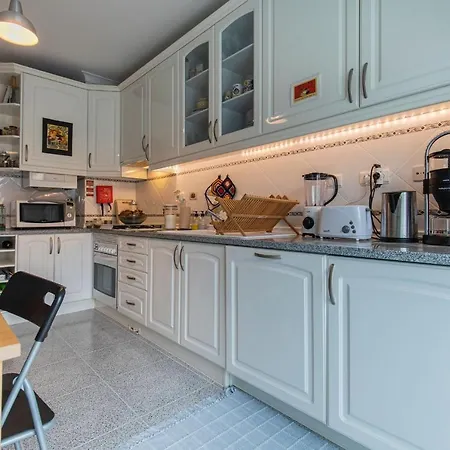 Apartamento Sunny 2Bdr Apartment W/Balcony By Lovelystay